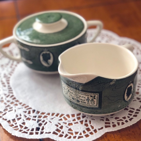 Vintage Royal USA Colonial Homestead Green Creamer Pitcher, Sugar Bowl with Lid - Picture 2 of 13